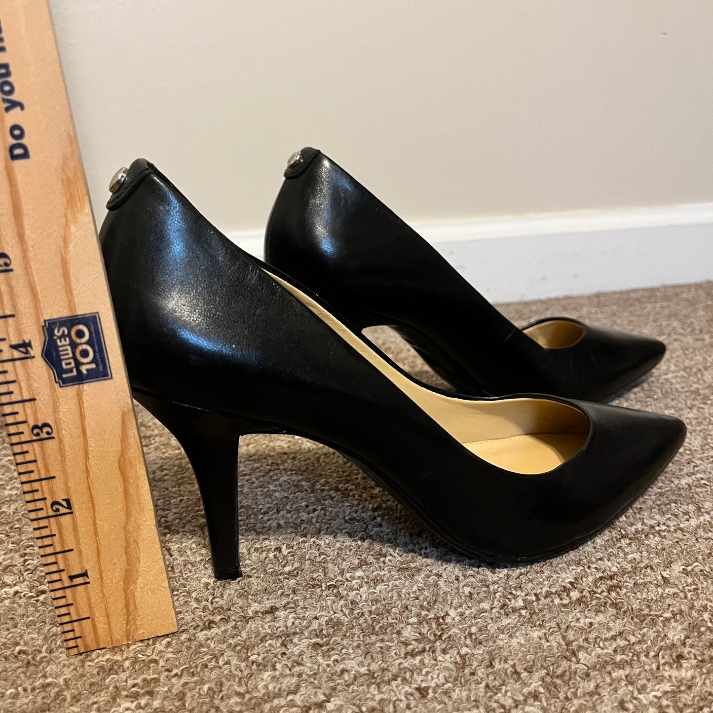 Michael Kors PV18K Pumps Women's 10M Black Leather Heels Pointed Toe See Photos