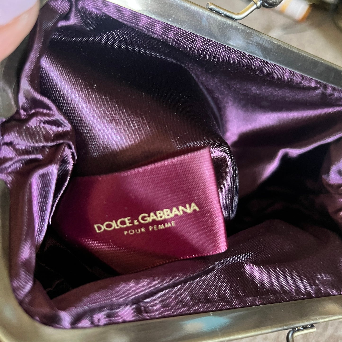 DOLCE & GABBANA Clutch Purse Pour Femme Burgundy Velvet Lined Small Kiss Lock