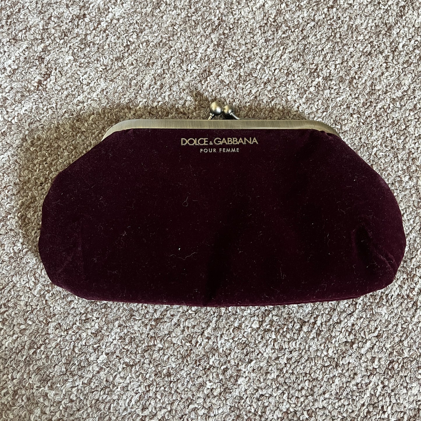 DOLCE & GABBANA Clutch Purse Pour Femme Burgundy Velvet Lined Small Kiss Lock