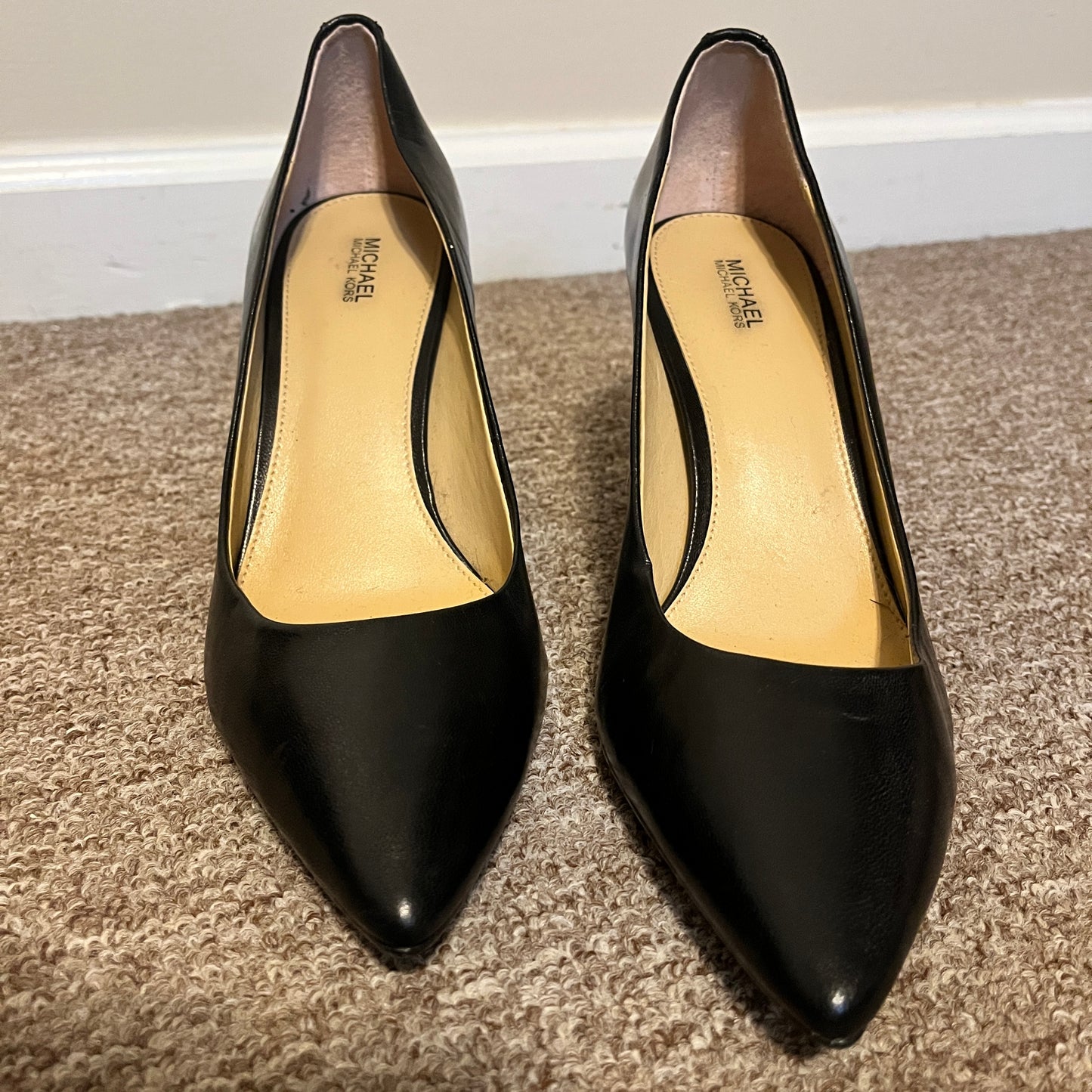 Michael Kors PV18K Pumps Women's 10M Black Leather Heels Pointed Toe See Photos